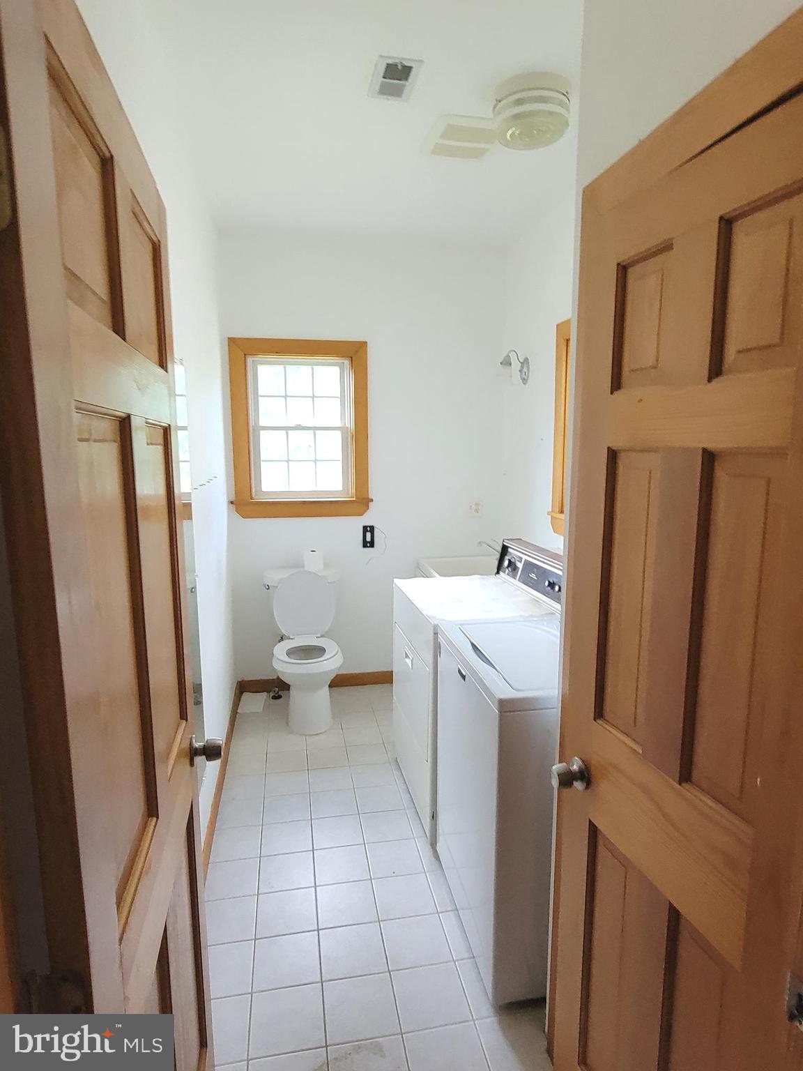 2001 Marymont Road Silver Spring, MD 20906 - Photo 13 of 23 Powder/Laundry Room