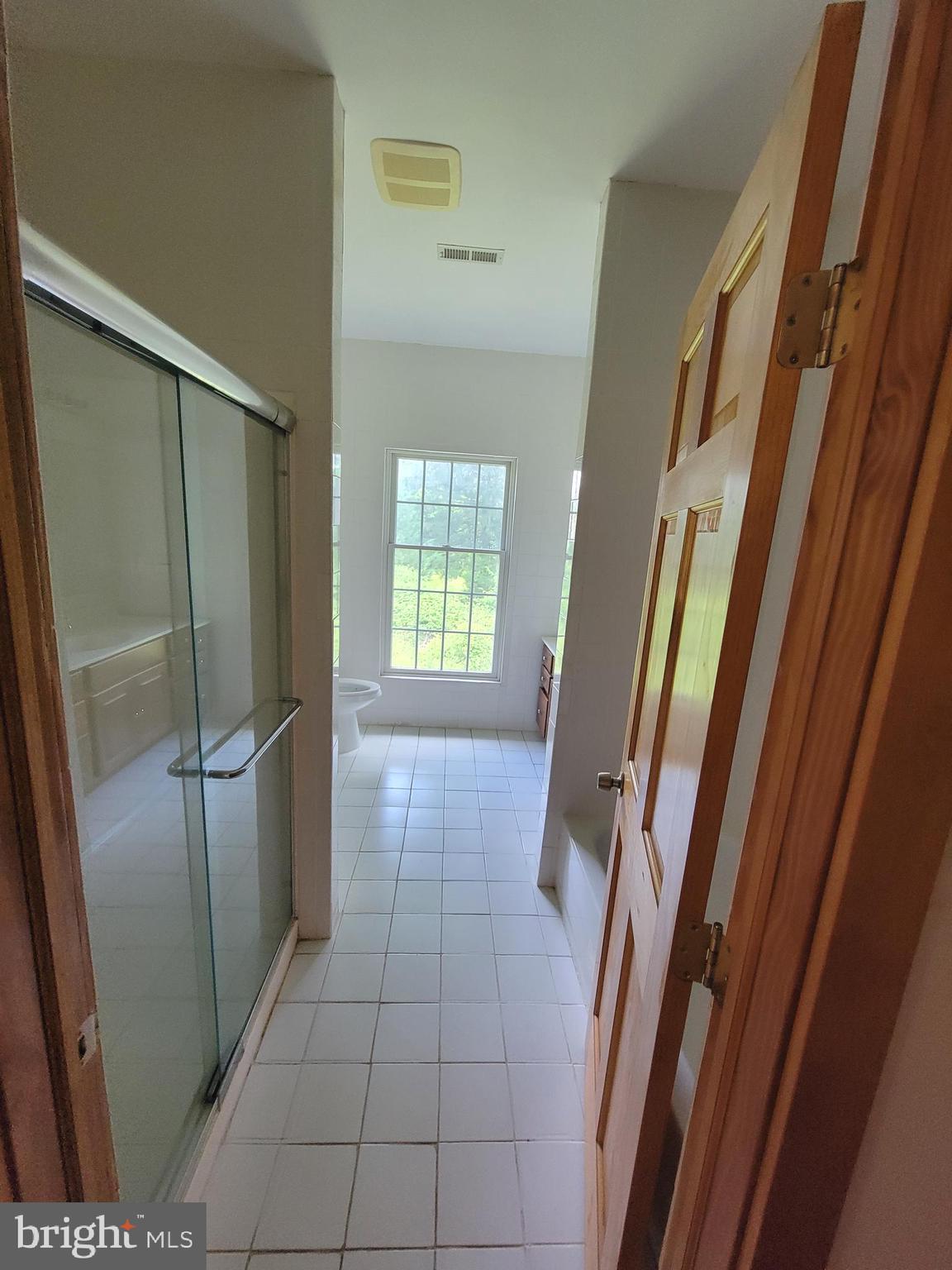 2001 Marymont Road Silver Spring, MD 20906 - Photo 18 of 23 Hall Bathroom