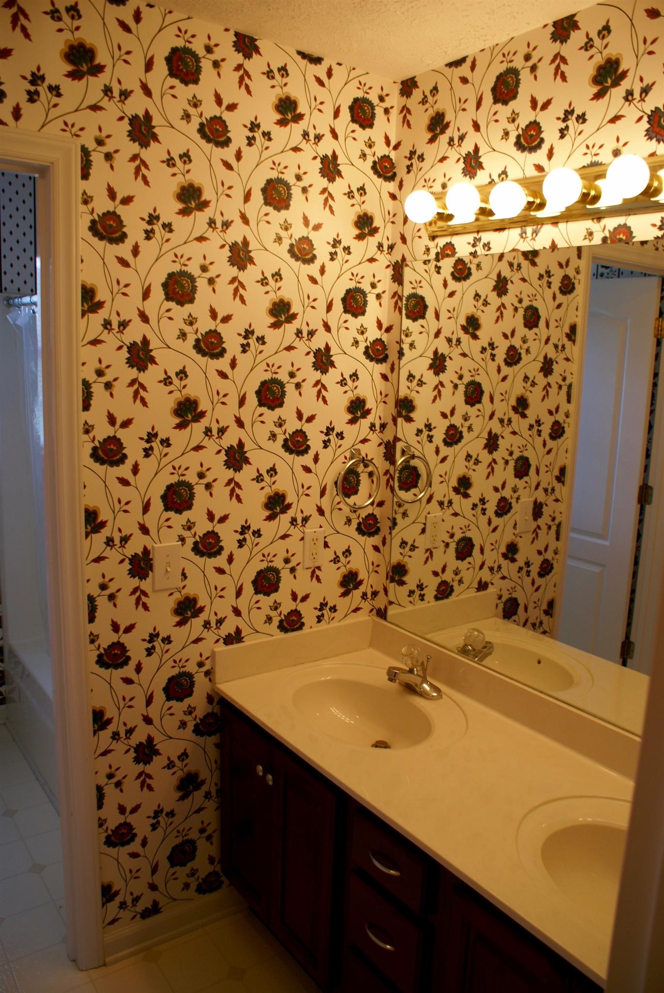 5308 West Trimble Road Milton, TN 37118 - Photo 19 of 29 Guest bathroom...