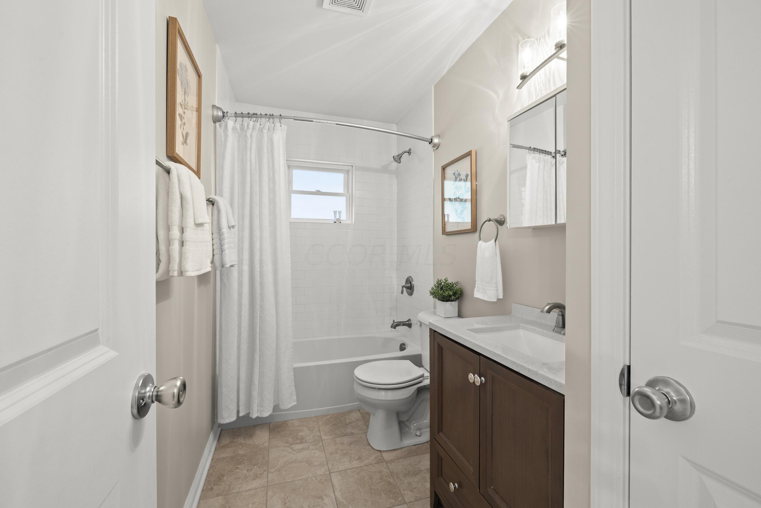 5672 Norcross Road Columbus, OH 43229 - Photo 24 of 38 24_bathroom