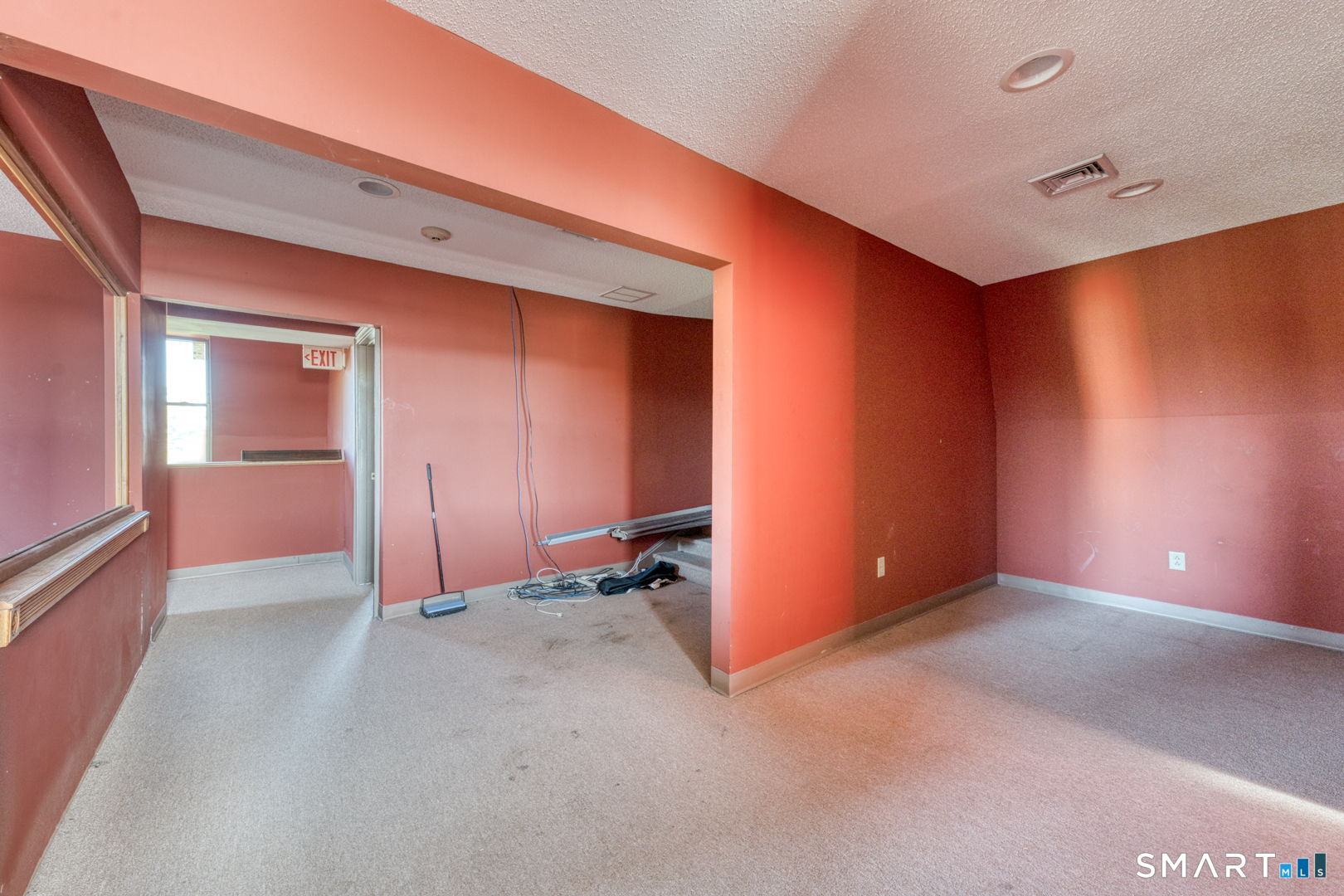 2404 Main Street Hartford, CT 06120 - Photo 33 of 37 an empty room with closet and windows