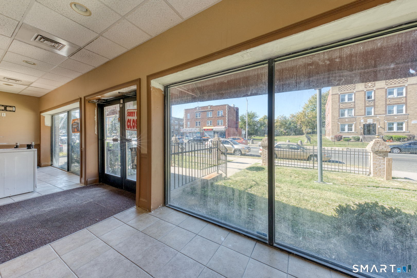 2404 Main Street Hartford, CT 06120 - Photo 8 of 37 a view of an entryway