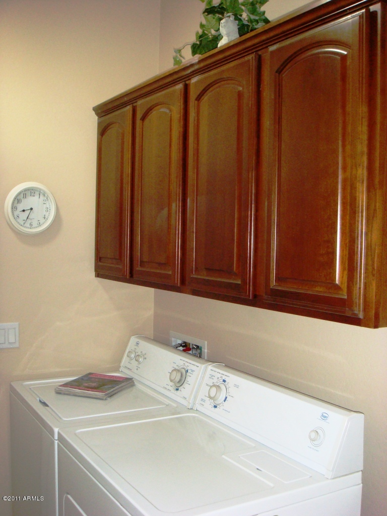 4724 West Maldonado Road Laveen, AZ 85339 - Photo 19 of 38 Laundry room