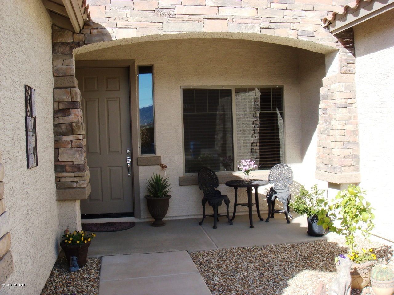 Darling front entry!