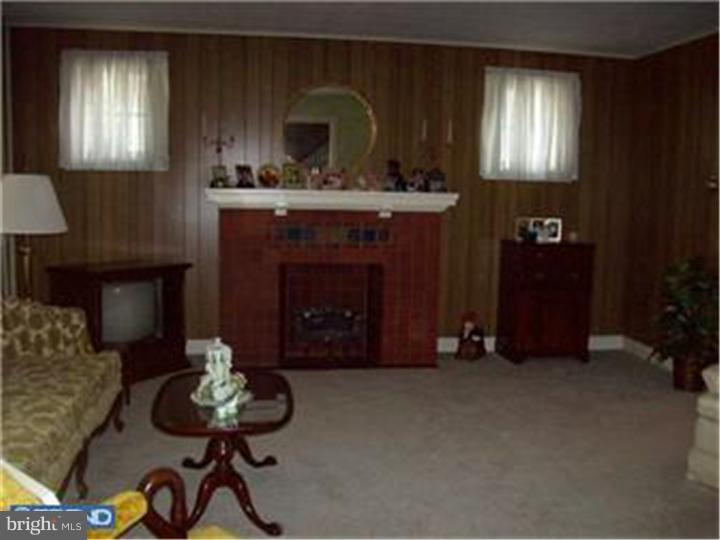 58 Upland Road Wyomissing, PA 19609 - Photo 5 of 13 Gallery Image 5