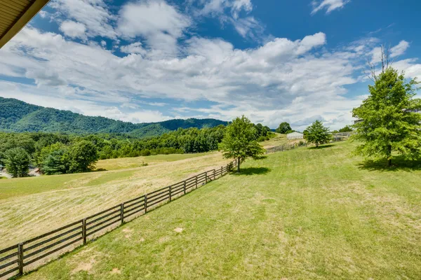 $5,750,000 | 18325 Horton Highway, Fall Branch, TN 37656