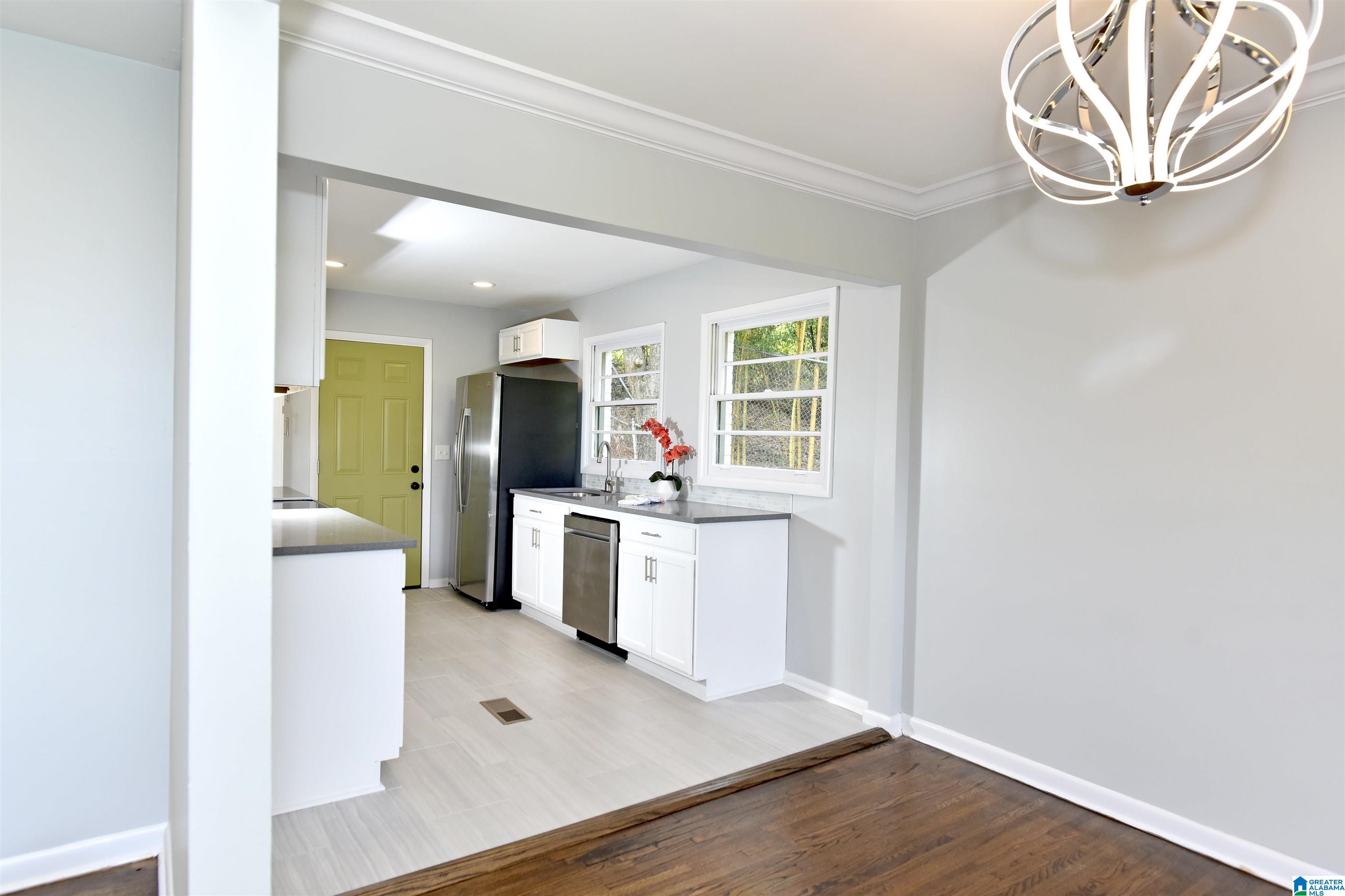 5244 Duke Avenue Birmingham, AL 35210 - Photo 14 of 36