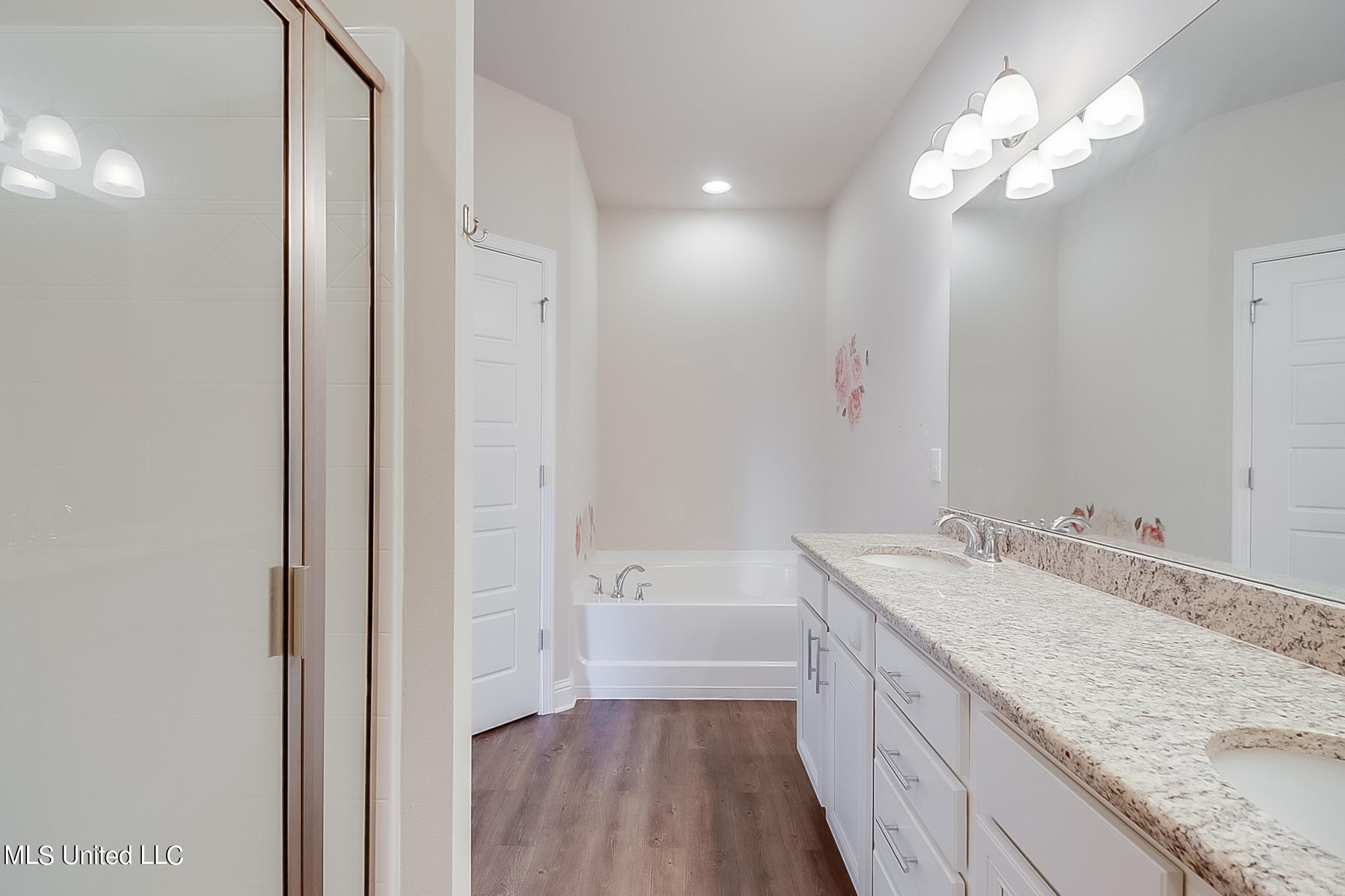 10192 Hutter Road Gulfport, MS 39503 - Photo 11 of 28 IMG_3023