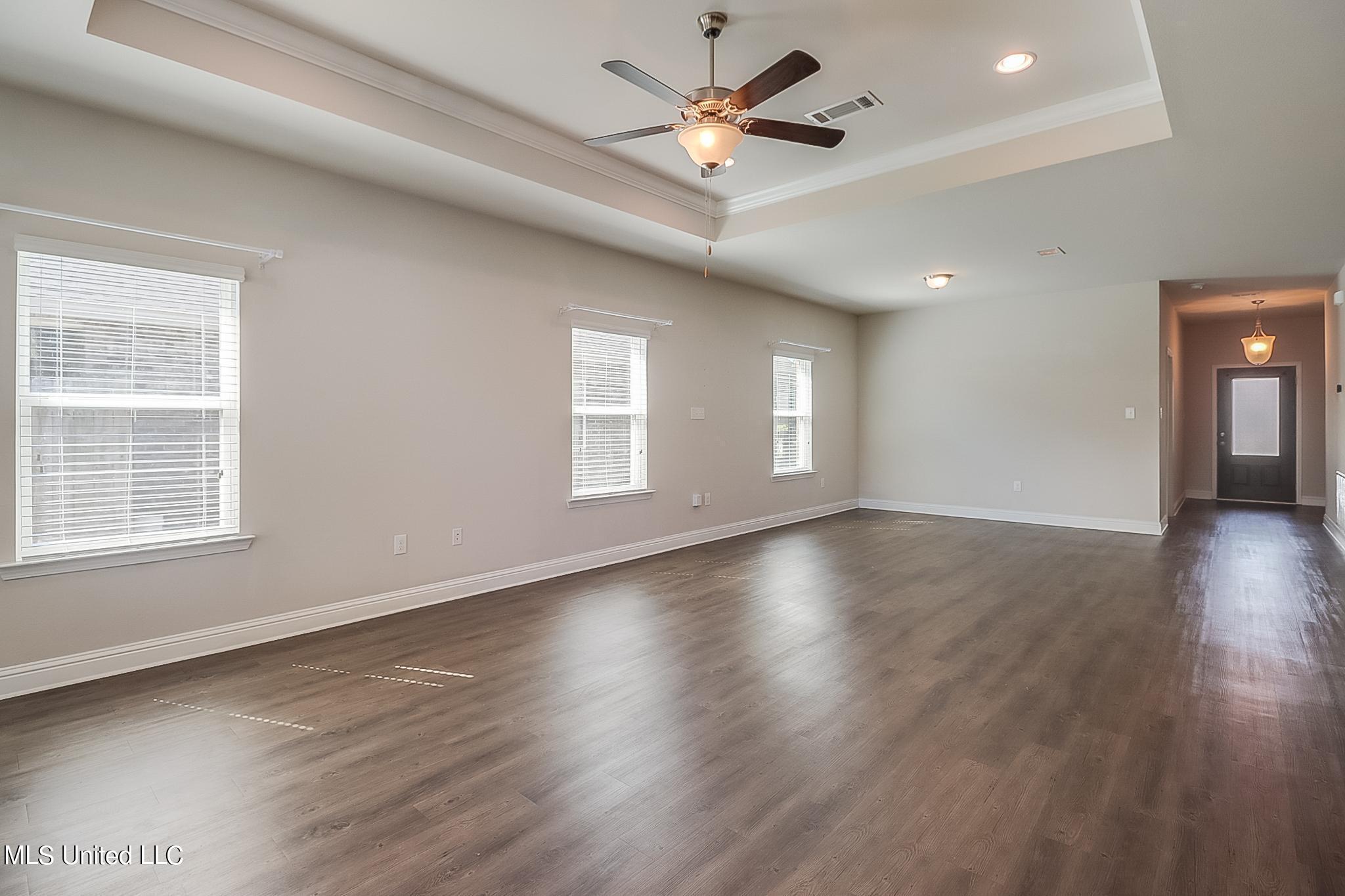 10192 Hutter Road Gulfport, MS 39503 - Photo 2 of 28 IMG_3005