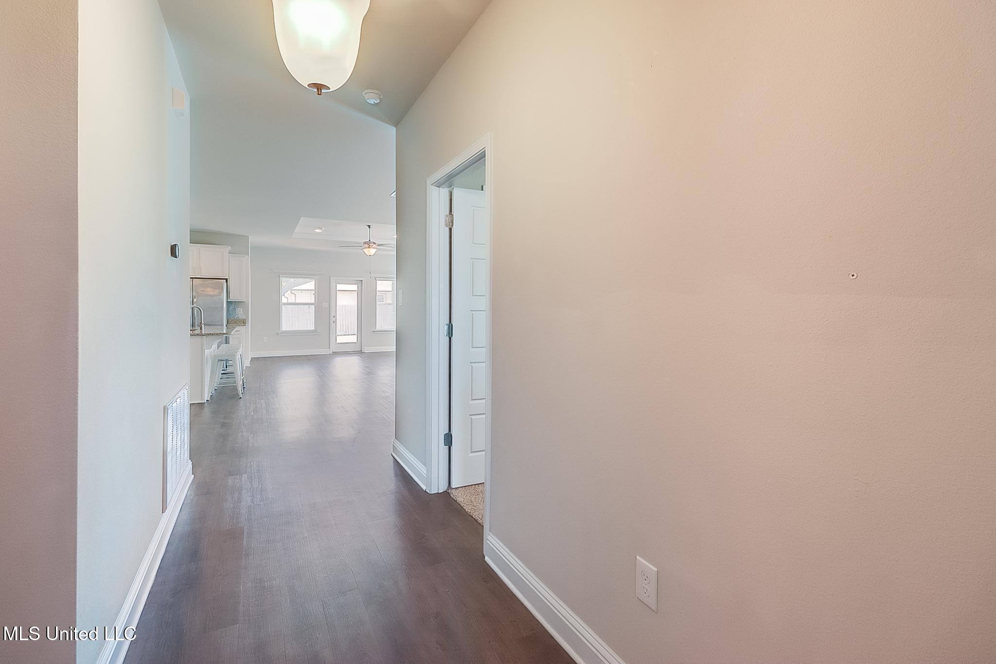 10192 Hutter Road Gulfport, MS 39503 - Photo 8 of 28 IMG_2993