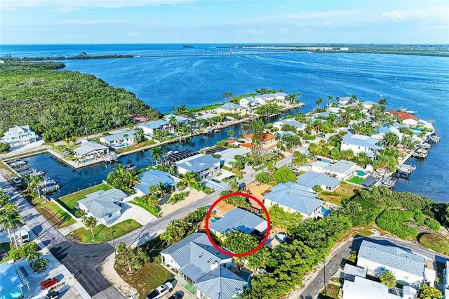 a view of an outdoor space