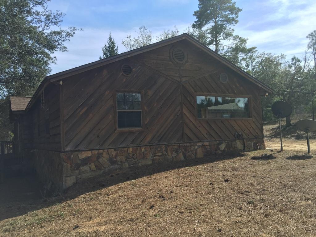 3246 Colonel Greg Malloy Road Crestview, FL 32539 - Photo 2 of 25 IMG_3865.JPG