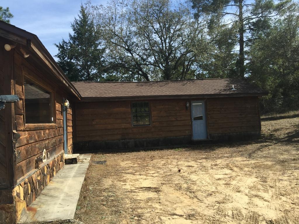 3246 Colonel Greg Malloy Road Crestview, FL 32539 - Photo 5 of 25 IMG_3867.JPG