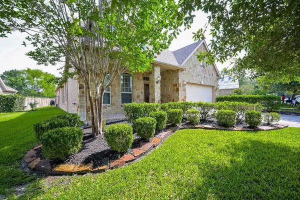 $750,000 | 107 North Bacopa Drive, Spring, TX 77389