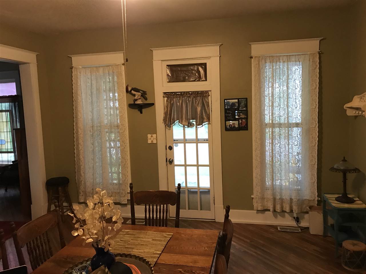 826 Jefferson Street Rochester, IN 46975 - Photo 3 of 25