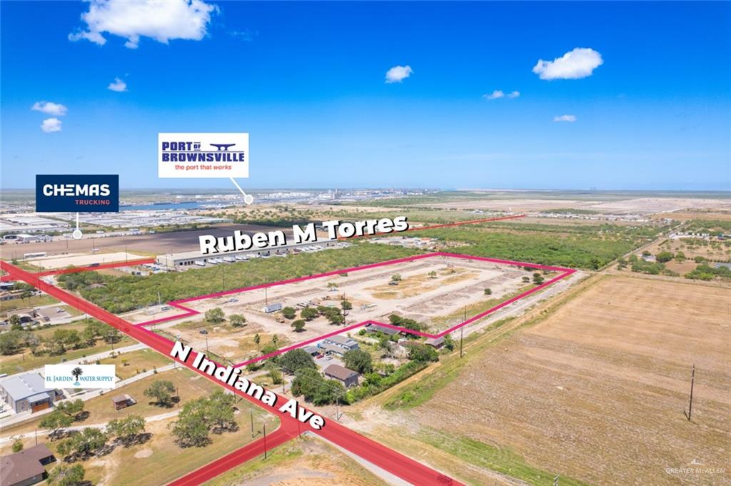 38559 Hicks Street Brownsville, TX 78521 - Photo 5 of 9 a view of an outdoor space with a street