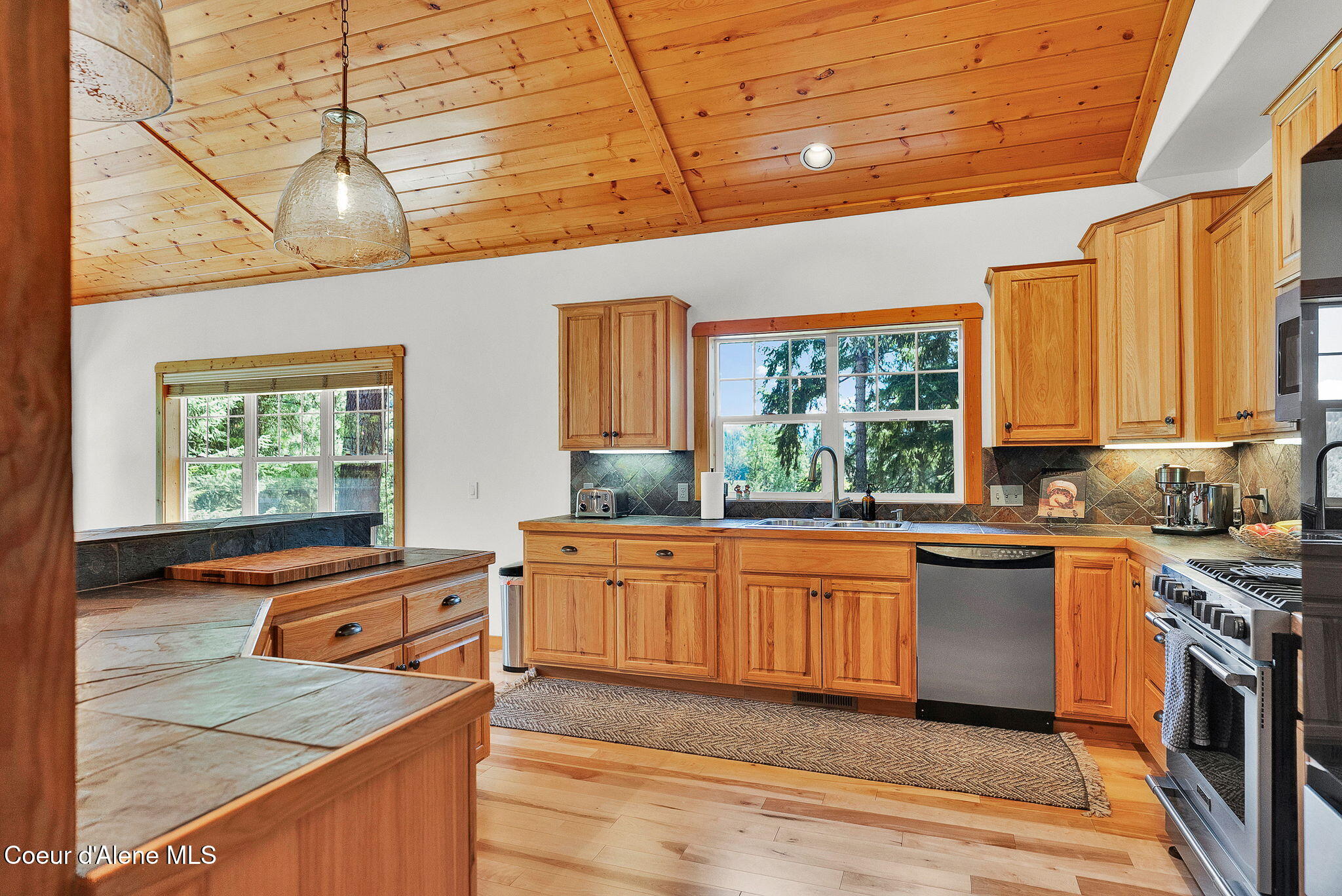 316 Brisboys Road Sagle, ID 83860 - Photo 3 of 77 Kitchen