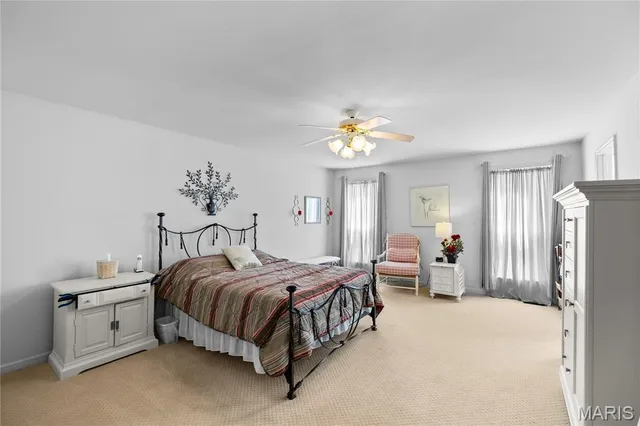 $425,000 | 146 Huntington Crossing Drive, St. Peters, MO 63376