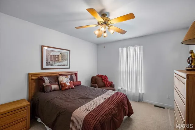 $425,000 | 146 Huntington Crossing Drive, St. Peters, MO 63376