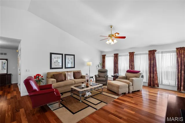 $425,000 | 146 Huntington Crossing Drive, St. Peters, MO 63376