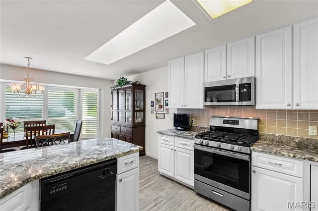 $425,000 | 146 Huntington Crossing Drive, St. Peters, MO 63376