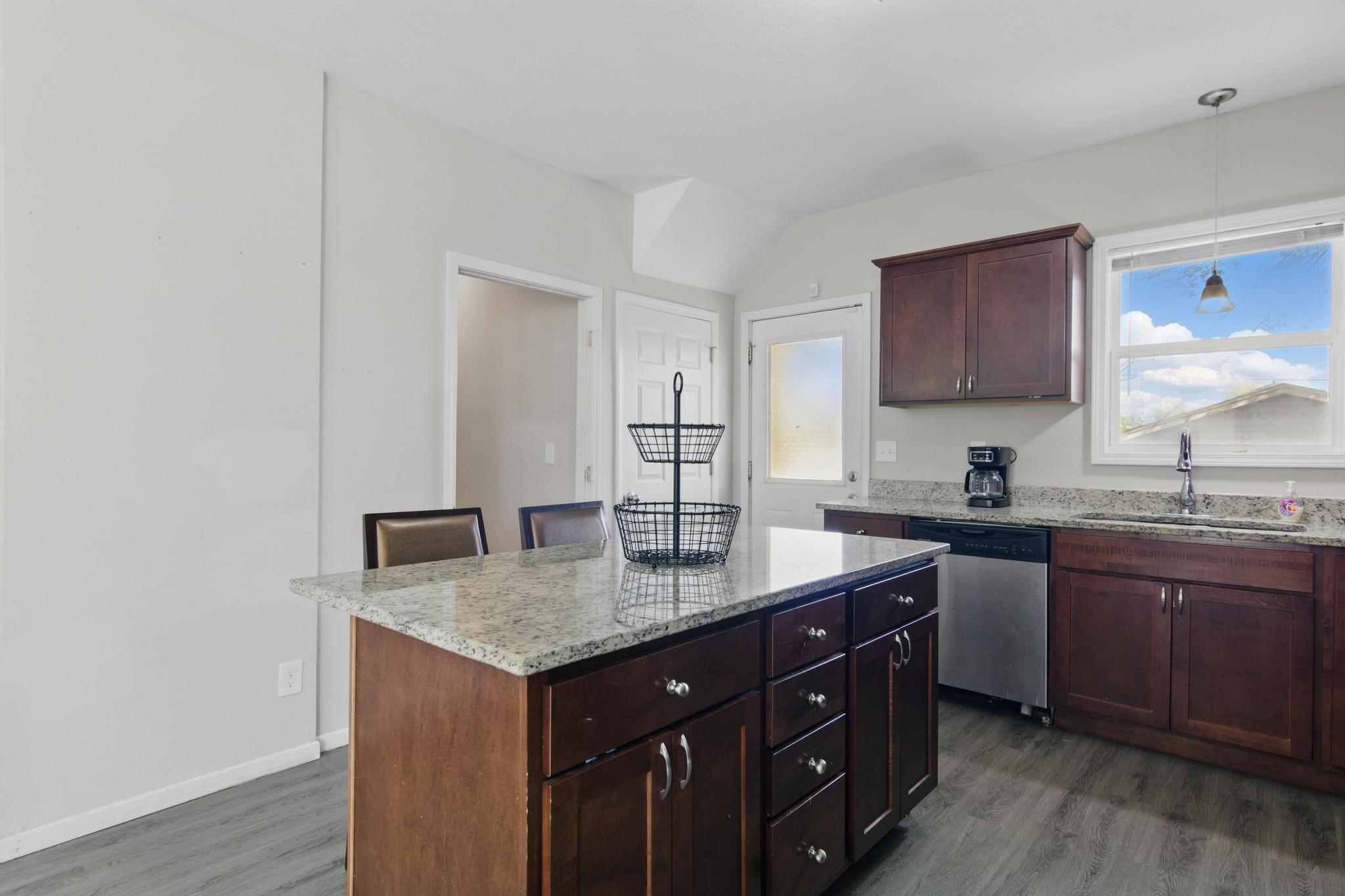 969 Carroll Avenue St. Paul, MN 55104 - Photo 7 of 33