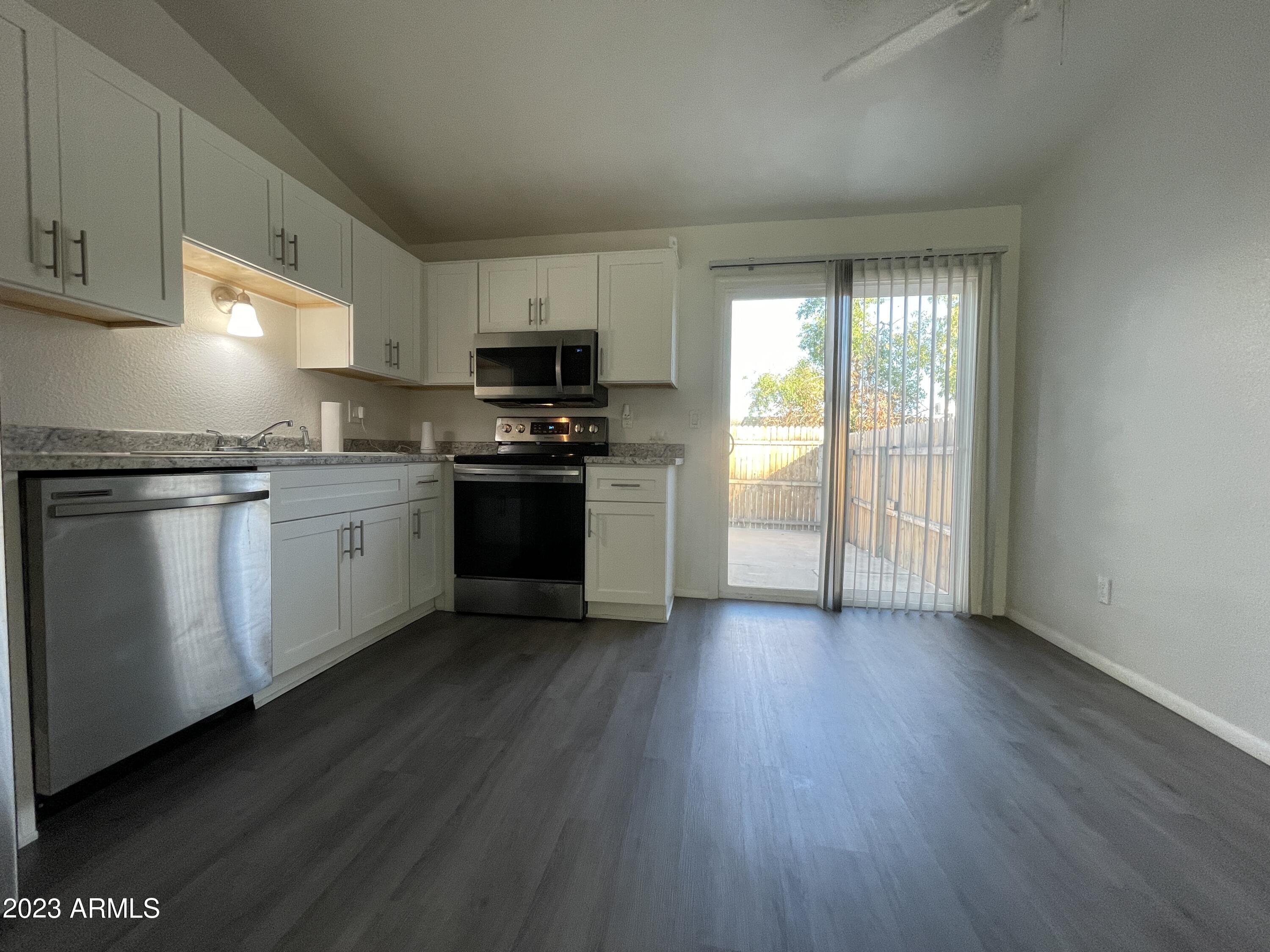 6711 West Osborn Road, Unit 18 Phoenix, AZ 85033 - Photo 6 of 17 IMG_7655