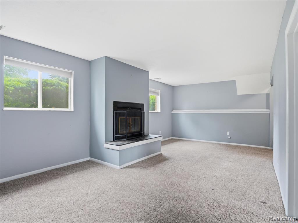 2439 North Long Lake Road Fenton, MI 48430 - Photo 15 of 25