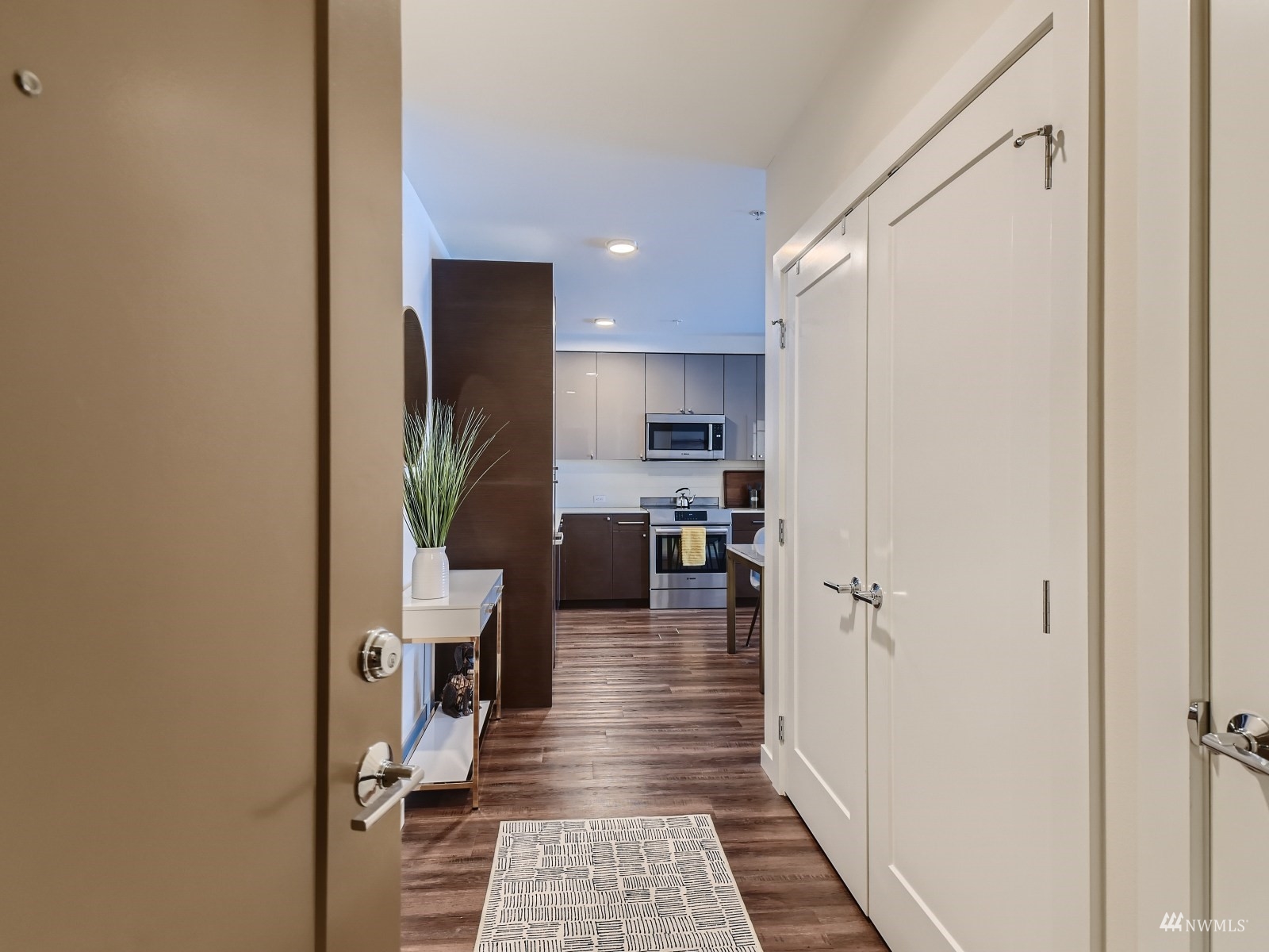 308 North 68th Street, Unit 304 Seattle, WA 98103 - Photo 5 of 32 Gallery Image 5