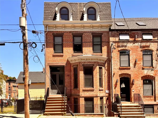 $2,000 | 121 Lander Street, Unit 4, Newburgh, NY 12550