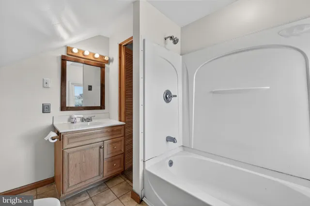 $260,000 | 1378 Kenhorst Boulevard, Reading, PA 19607