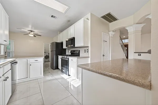 $2,400 | 6710 Creek Village Drive, Katy, TX 77449