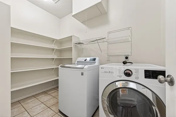 $2,400 | 6710 Creek Village Drive, Katy, TX 77449