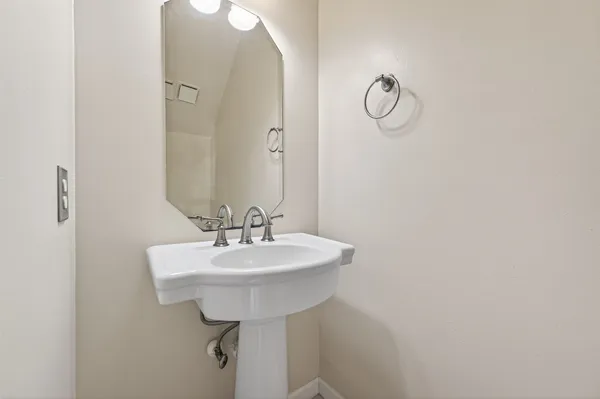 $2,400 | 6710 Creek Village Drive, Katy, TX 77449