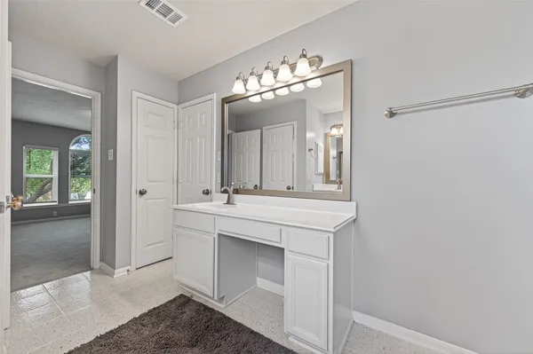 $2,400 | 6710 Creek Village Drive, Katy, TX 77449
