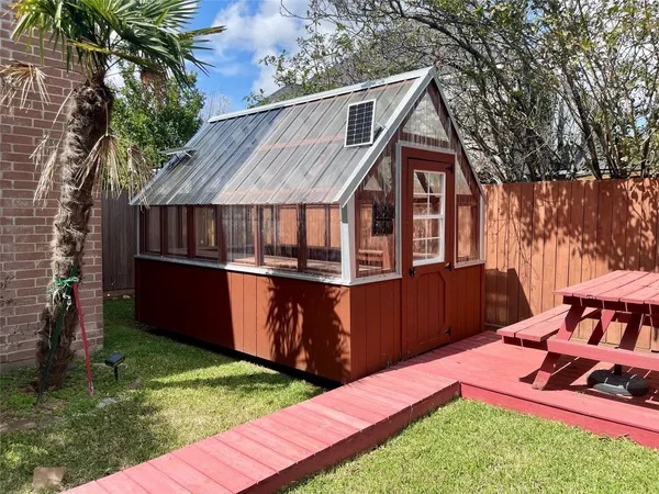 $2,400 | 6710 Creek Village Drive, Katy, TX 77449