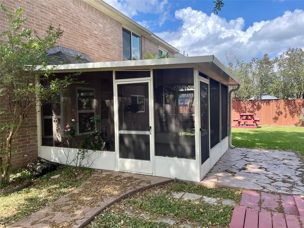 $2,400 | 6710 Creek Village Drive, Katy, TX 77449