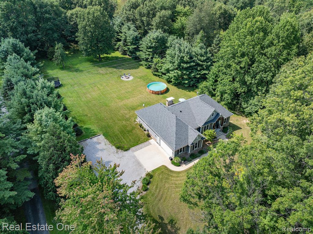 1177 North Kellogg Road Howell, MI 48843 - Photo 3 of 38 Gallery Image 3