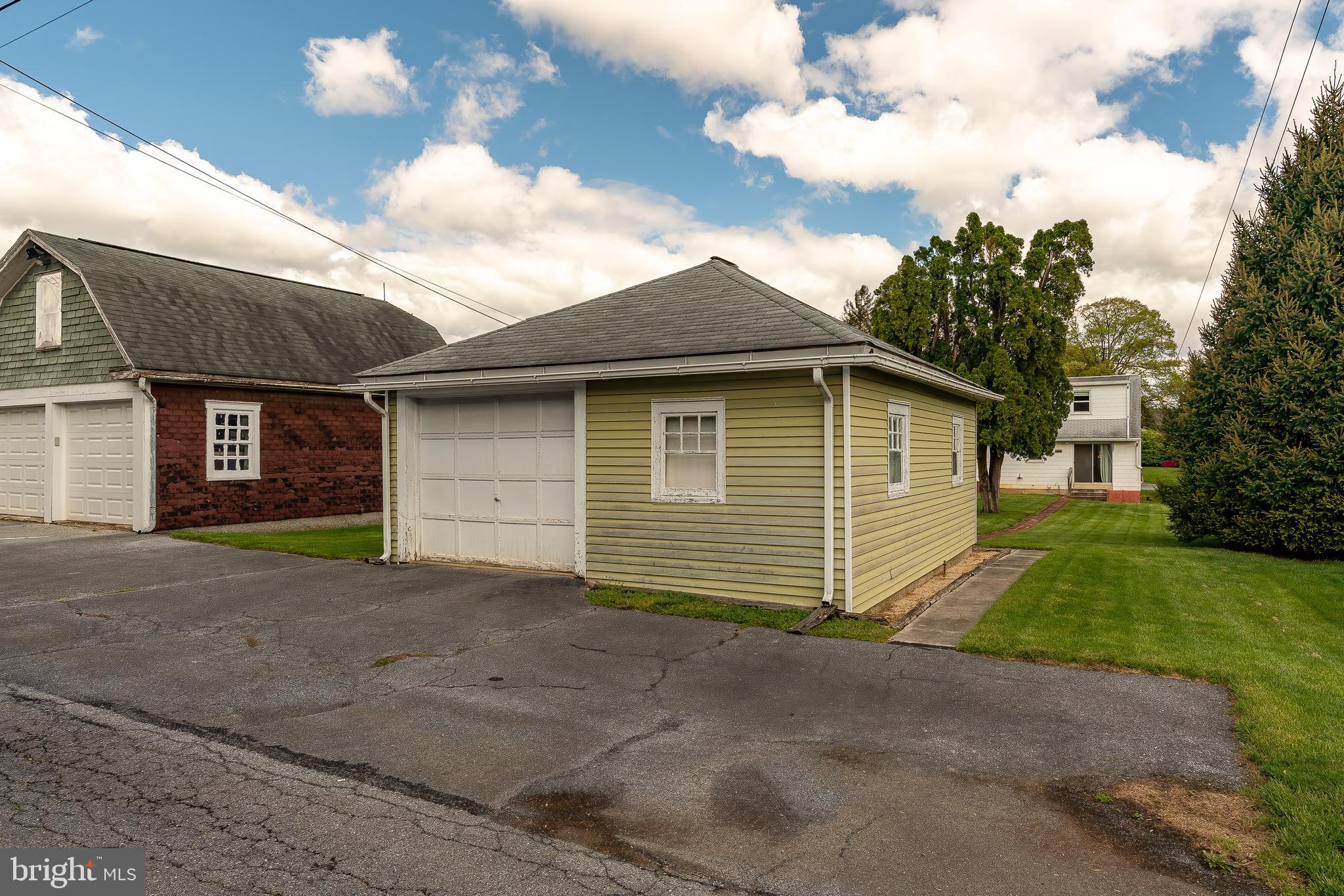 212 East Lincoln Avenue Lititz, PA 17543 - Photo 12 of 54
