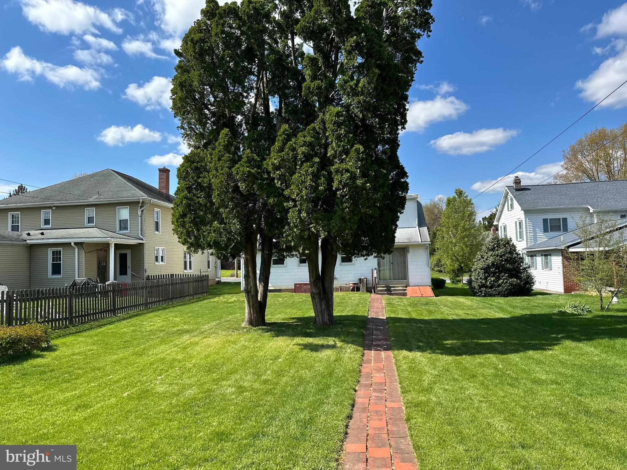 212 East Lincoln Avenue Lititz, PA 17543 - Photo 2 of 54