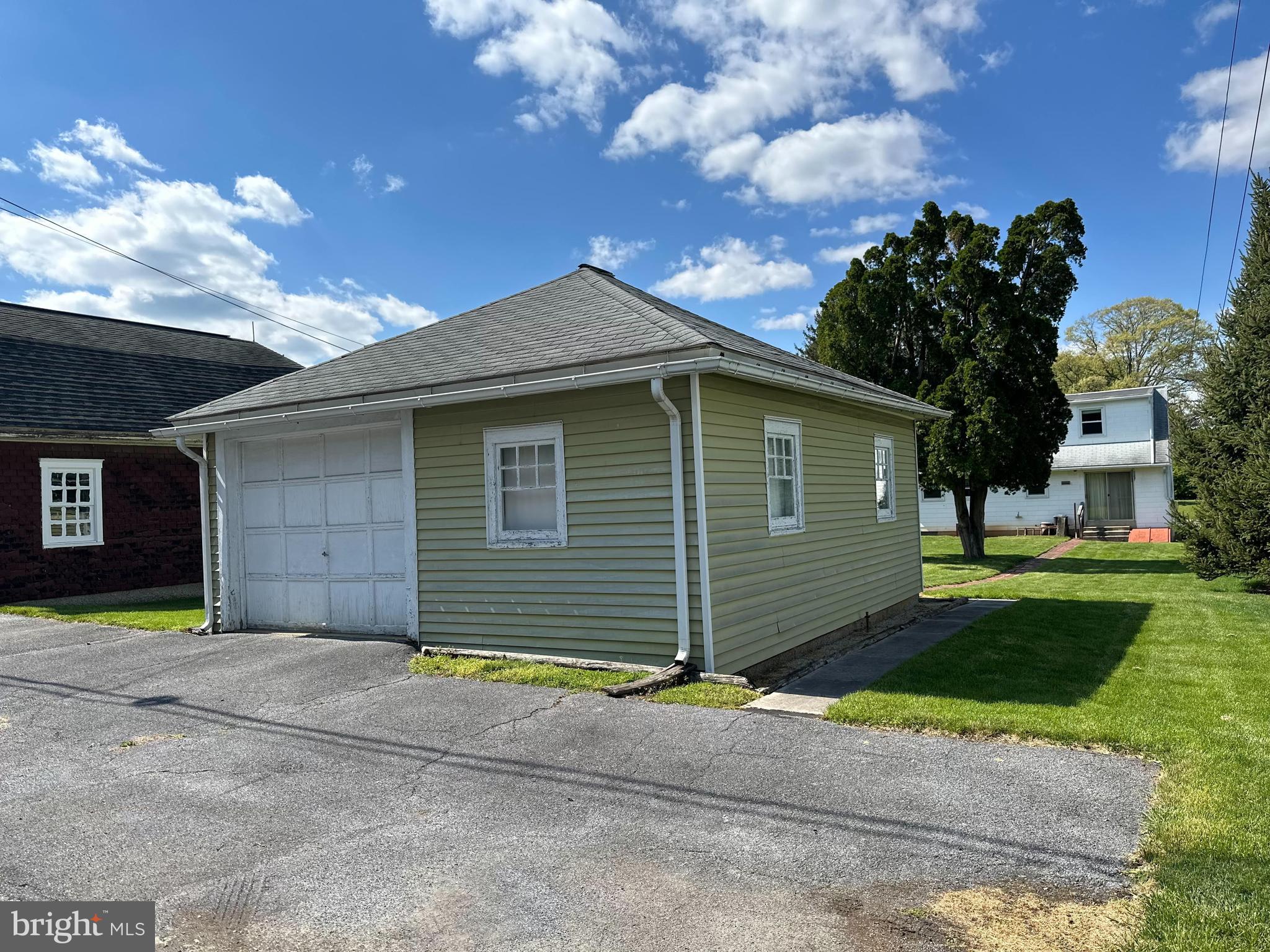 212 East Lincoln Avenue Lititz, PA 17543 - Photo 3 of 54