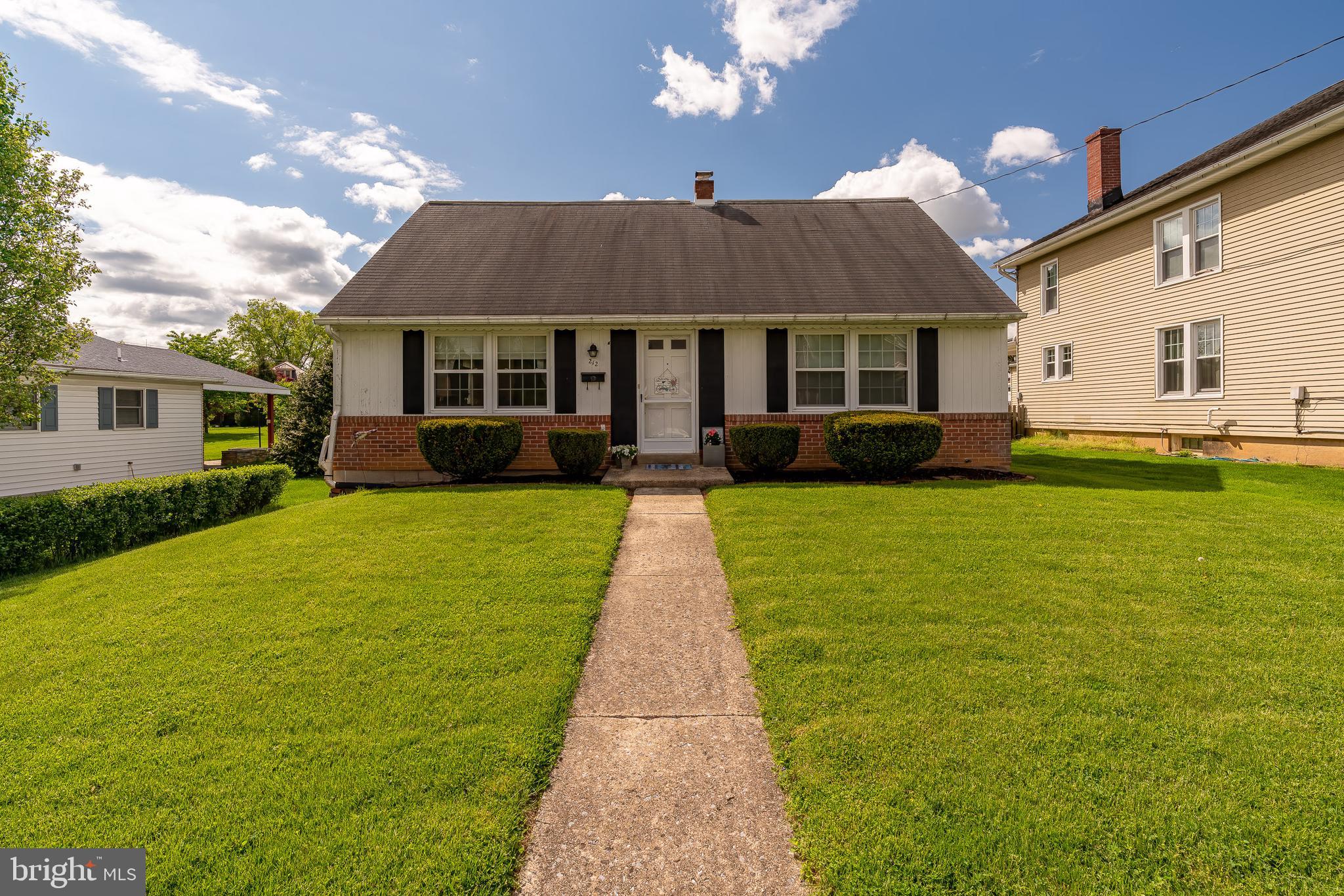 212 East Lincoln Avenue Lititz, PA 17543 - Photo 4 of 54