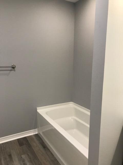 3328 Broadview Circle Crestview, FL 32539 - Photo 35 of 40 a bathroom with a bathtub