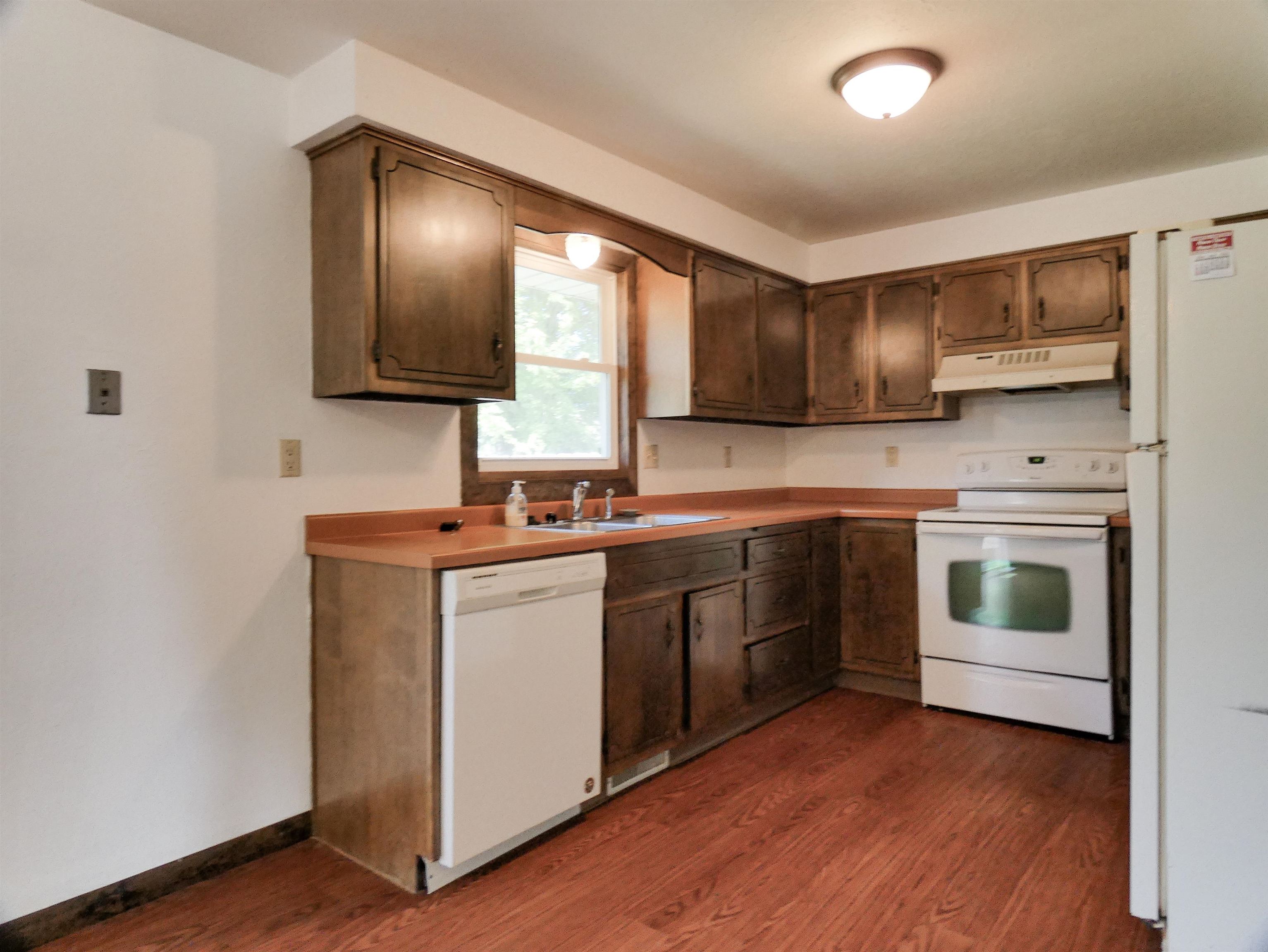 465 South Good Hope Road De Pere, WI 54115 - Photo 6 of 36