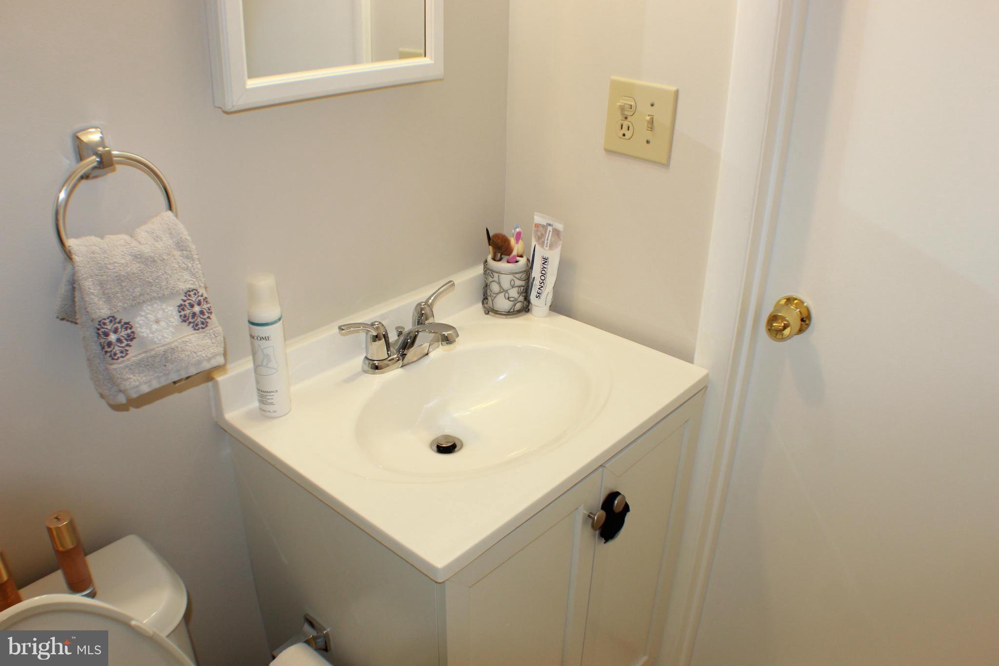 8788 Newington Commons Road Lorton, VA 22079 - Photo 14 of 25 Bath (Master)