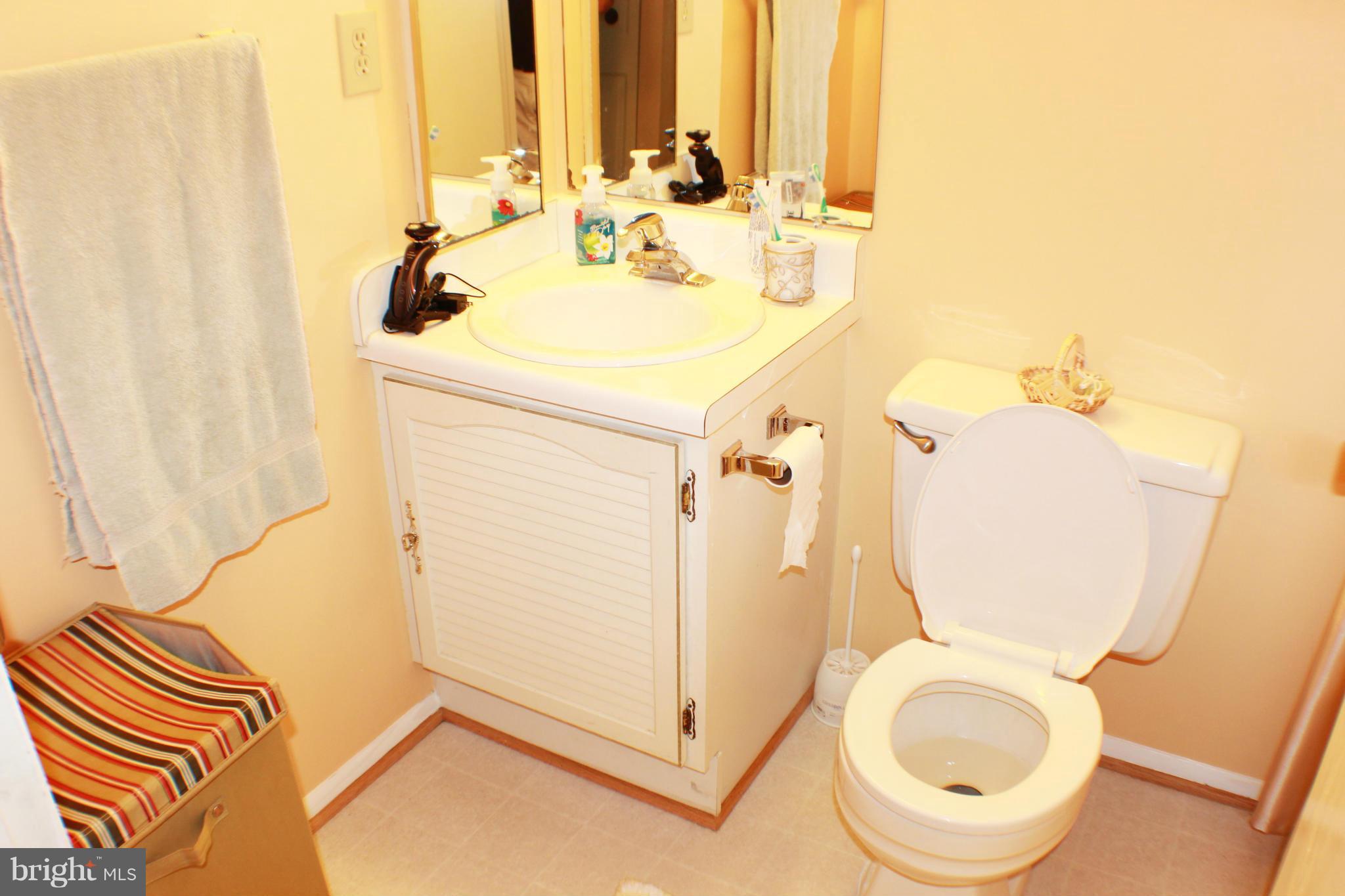 8788 Newington Commons Road Lorton, VA 22079 - Photo 16 of 25 Bath