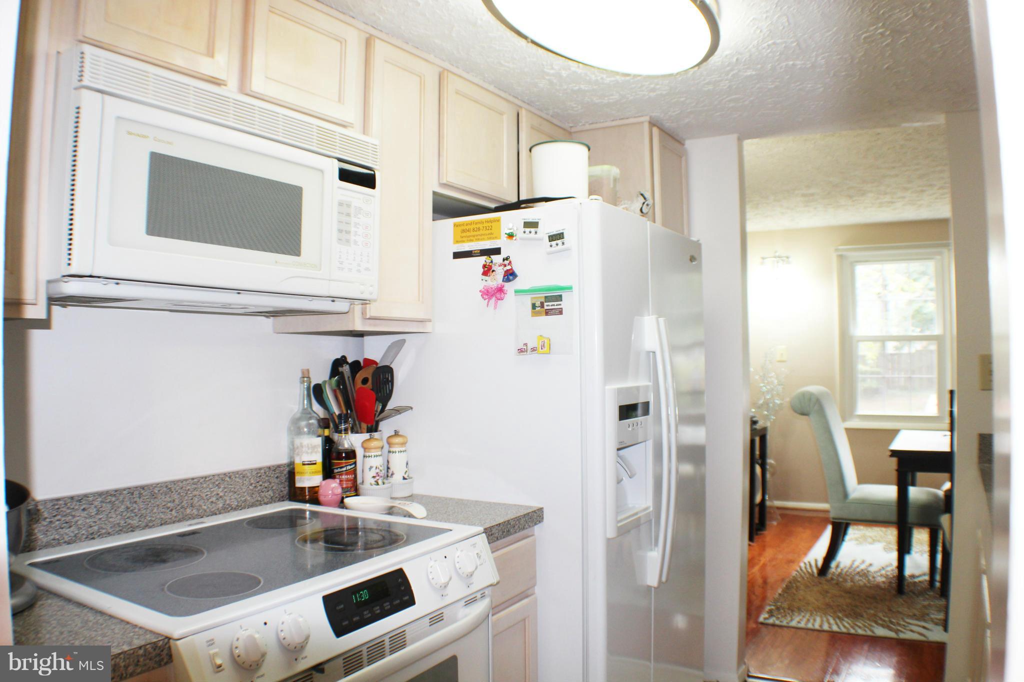 8788 Newington Commons Road Lorton, VA 22079 - Photo 7 of 25 Kitchen