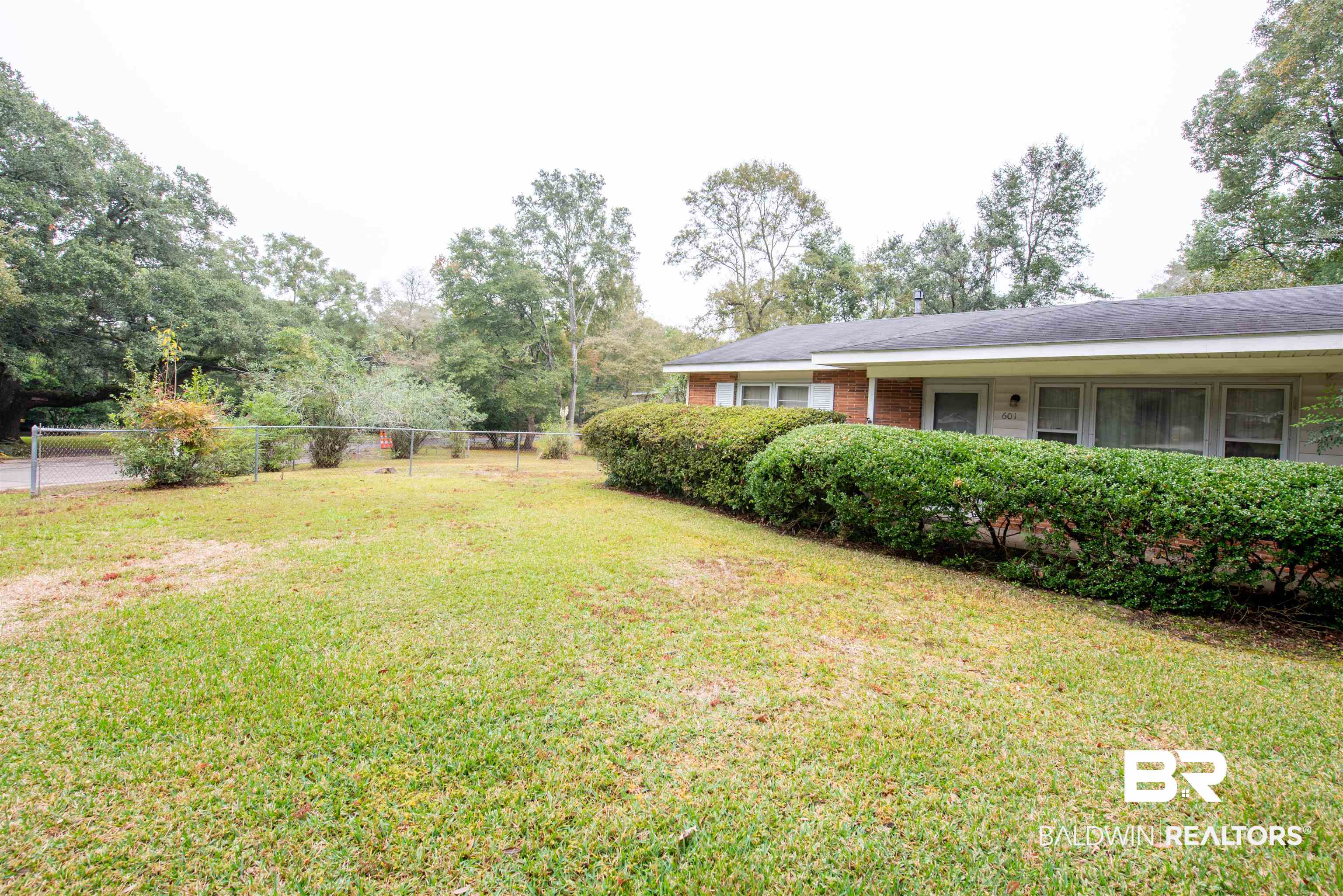 601 East Wesley Drive Mobile, AL 36609 - Photo 4 of 18