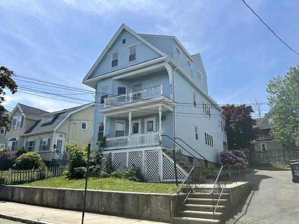 $899,000 | 29 Oakland Avenue, Everett, MA 02149