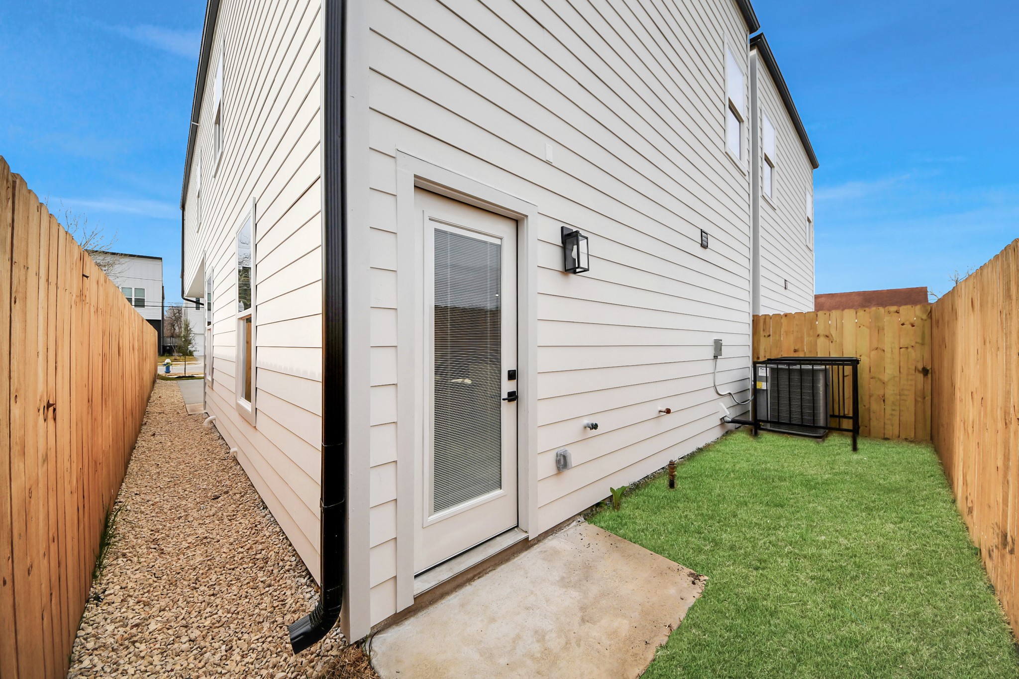 3535 Amos Street Houston, TX 77021 - Photo 38 of 46 Backyard